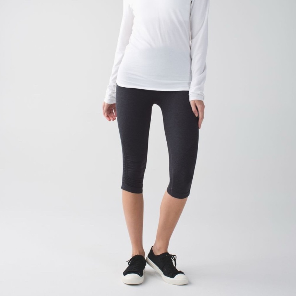 Lululemon In The Flow‎ Crop Ruched Leggings size 2